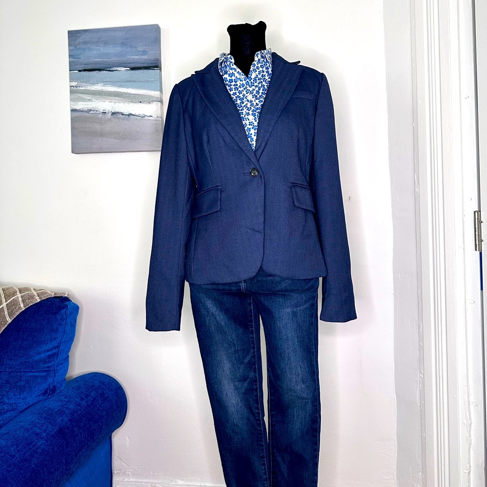 Banana Republic suit jacket navy herringbone pattern size 2